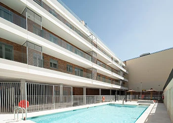 Edificio de 30 viviendas con garajes, trasteros, piscina y áreas comunes en Pozuelo de Alarcón