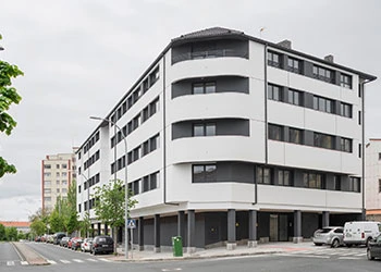 Edificio de 40 viviendas con garajes y trasteros en Ferrol