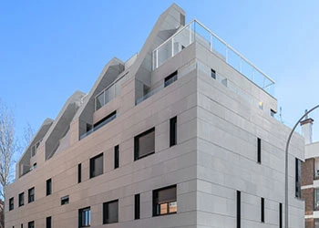 Edificio de 7 viviendas garajes, trasteros y zonas comunes en Madrid