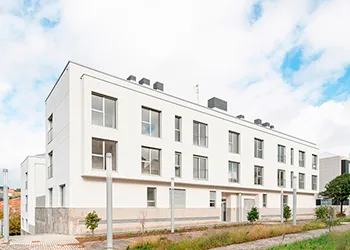 Edificio de 24 viviendas con garajes y trasteros en Santiago de Compostela