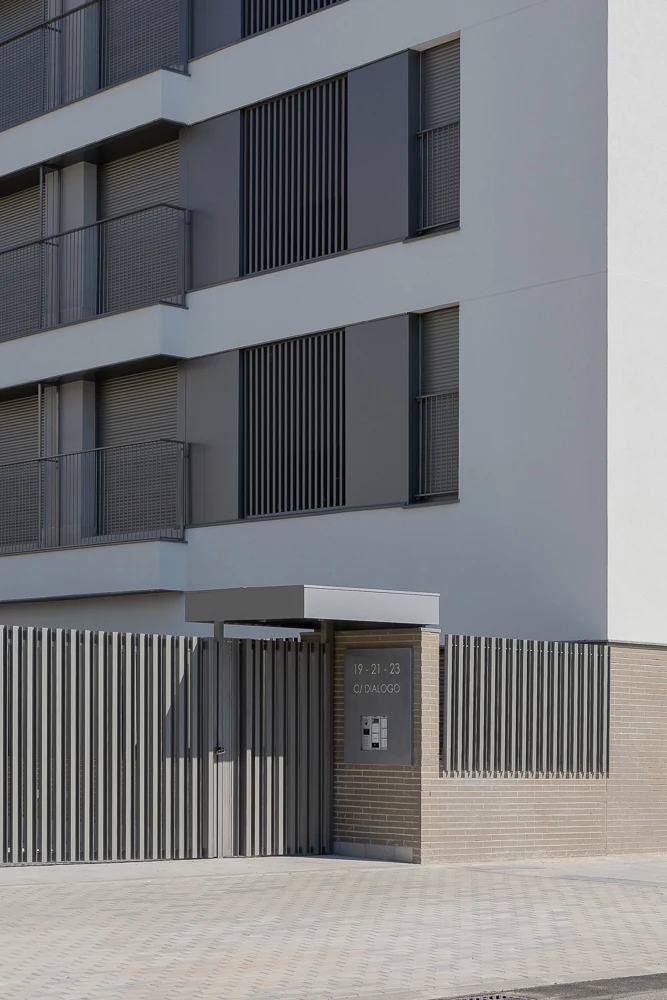 Obra residencial de viviendas VPPA y locales comerciales en El Cañaveral en Madrid